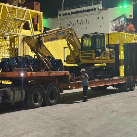 Escavadeira Komatsu 160